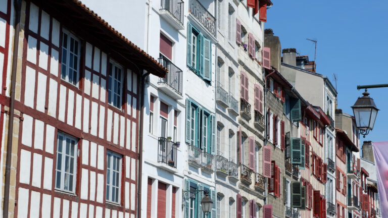 Le plafonnement des loyers va s’étendre au Pays Basque