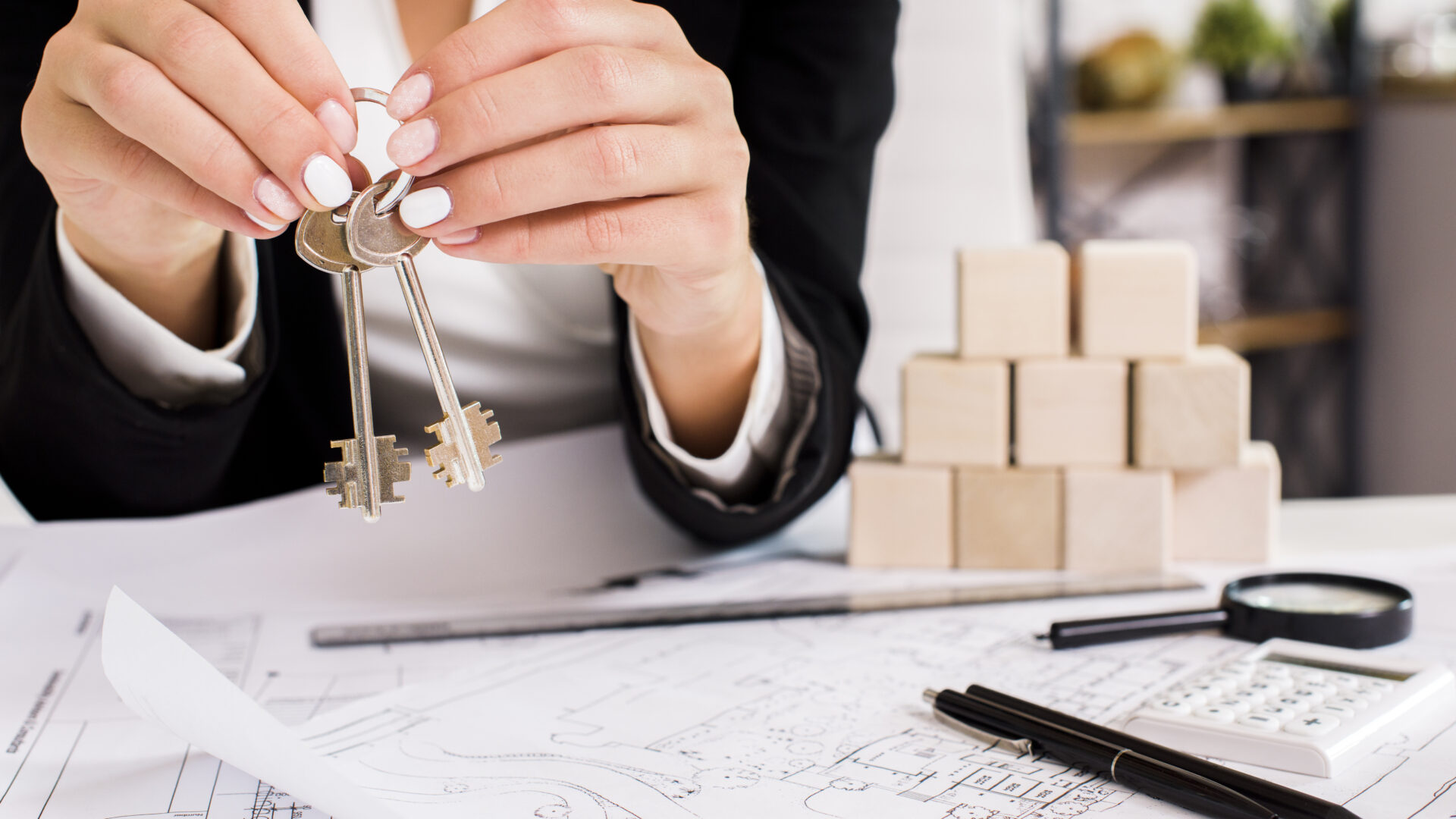 Gestion locative : déléguer à une agence ou gérer soi-même ?