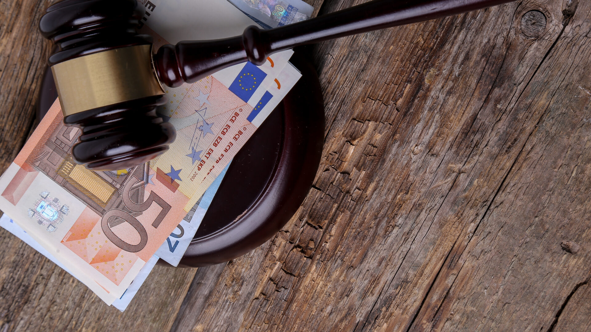 Les investisseurs immobiliers souscripteurs des prêts « toxiques » Helvet Immo gagnent enfin la bataille !