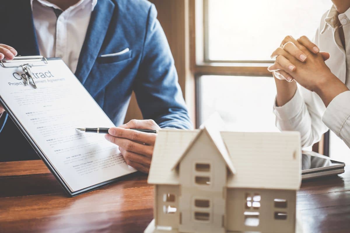 Crédit immobilier : Profitez des taux historiquement bas ! Découvrez combien vous pouvez emprunter en fonction de votre revenu.