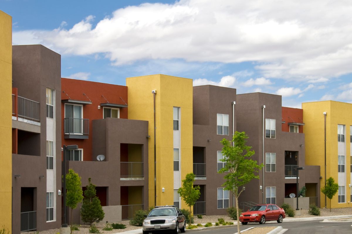 DPE F et G : face au refus des travaux en copropriété, la tentation de la location illégale